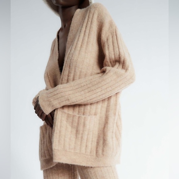 TACH CLOTHING Amira Knit Soft Wool Oversized Cardigan - Picture 2 of 13